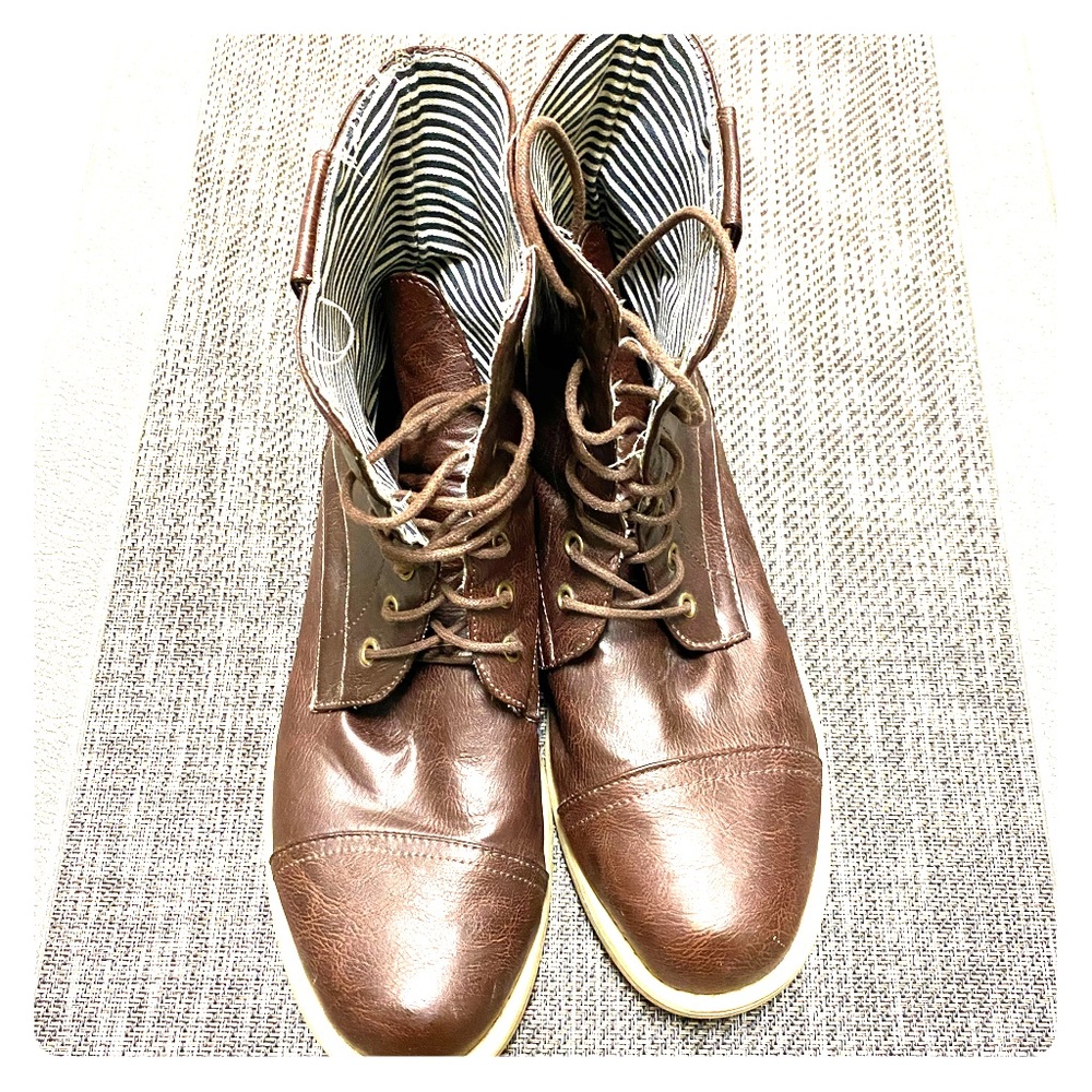 Men’s brown boots